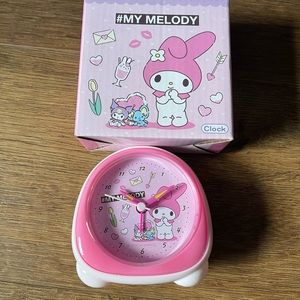 MY MELODY-NWT Small Desk Clock